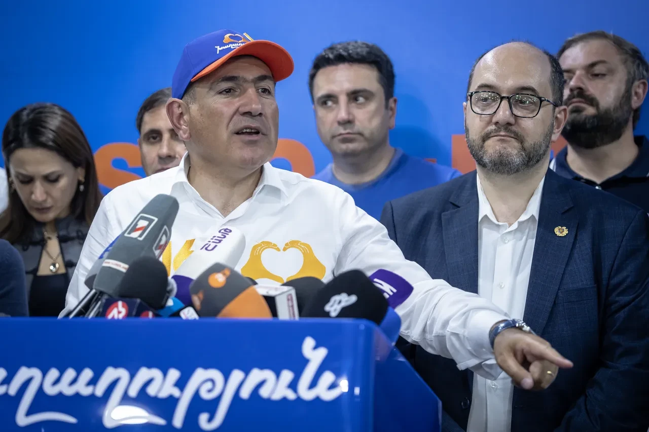 Ermenistan seçimini yaptı: Başbakan Nikol Paşinyan zafer ilan etti