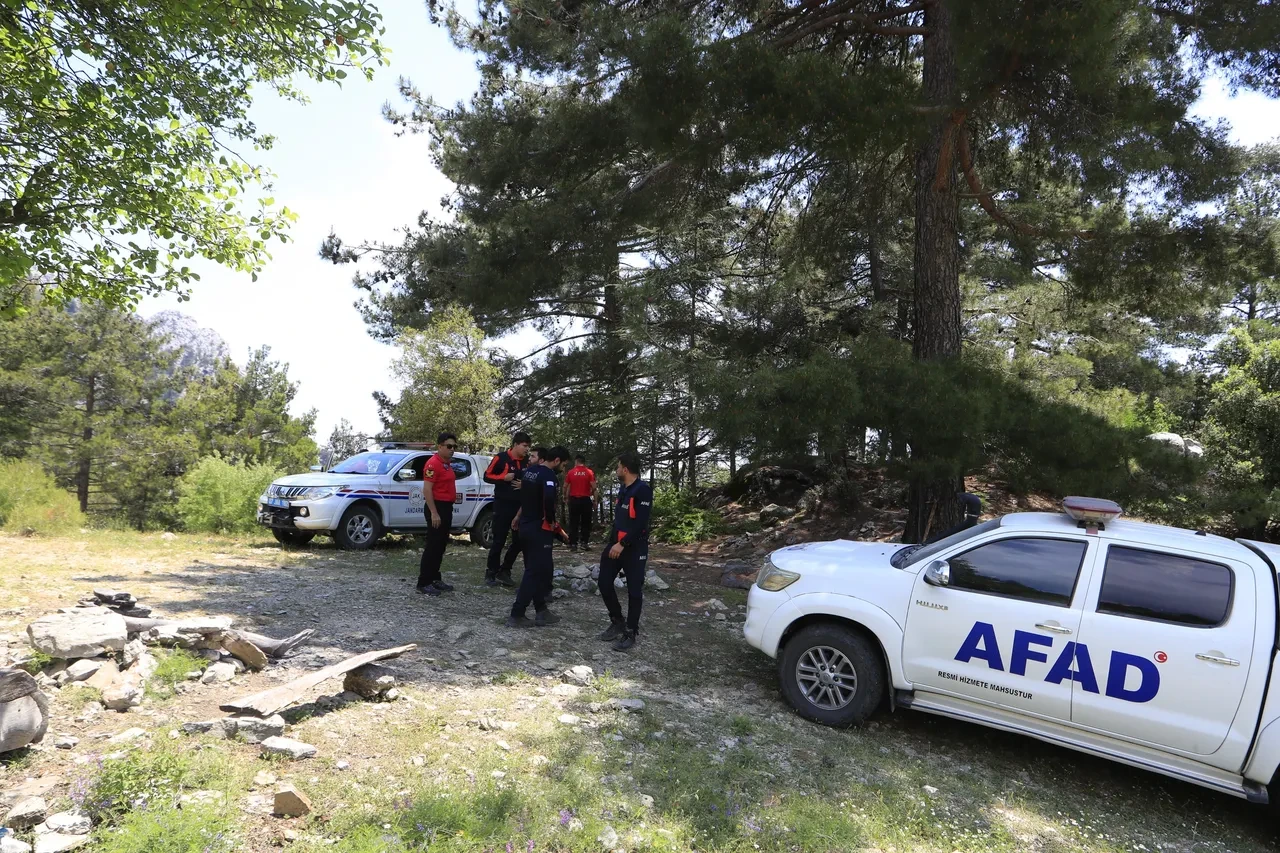 Sosyal medyada gördükleri yeri ararken ormanda kayboldular: JAK ve AFAD ekipleri genç çifti arıyor