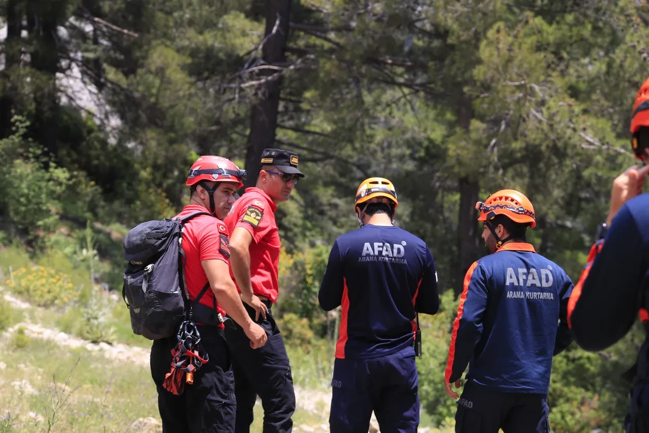Sosyal medyada gördükleri yeri ararken ormanda kayboldular: JAK ve AFAD ekipleri genç çifti arıyor