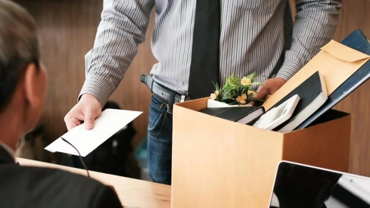 Yargıtay’dan emsal karar: Mesaide olmayan işçinin yerine kart bastı, bütün haklarını kaybetti