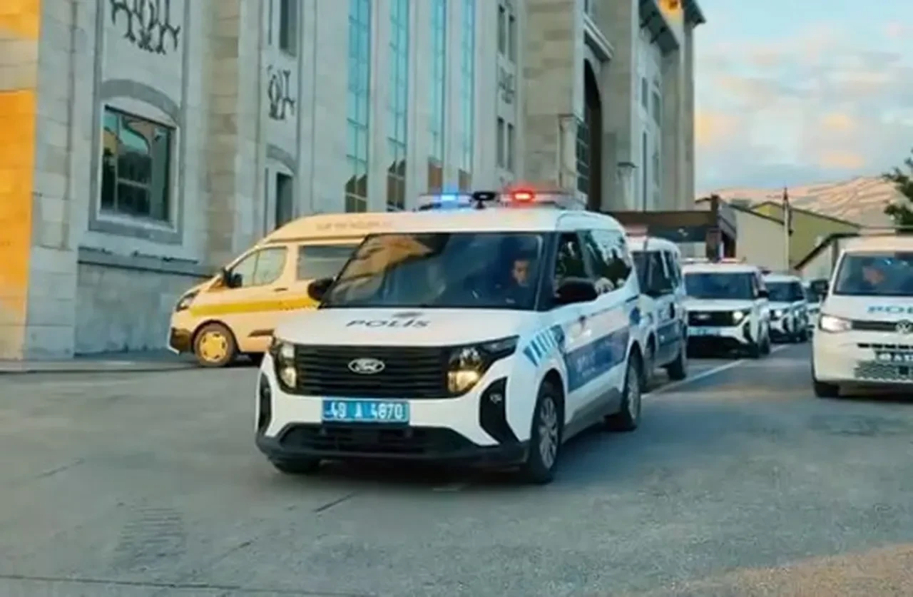 Yasa dışı bahis çetesine dev operasyon! 5 milyar TL'lik vurgun: Çok sayıda gözaltı var