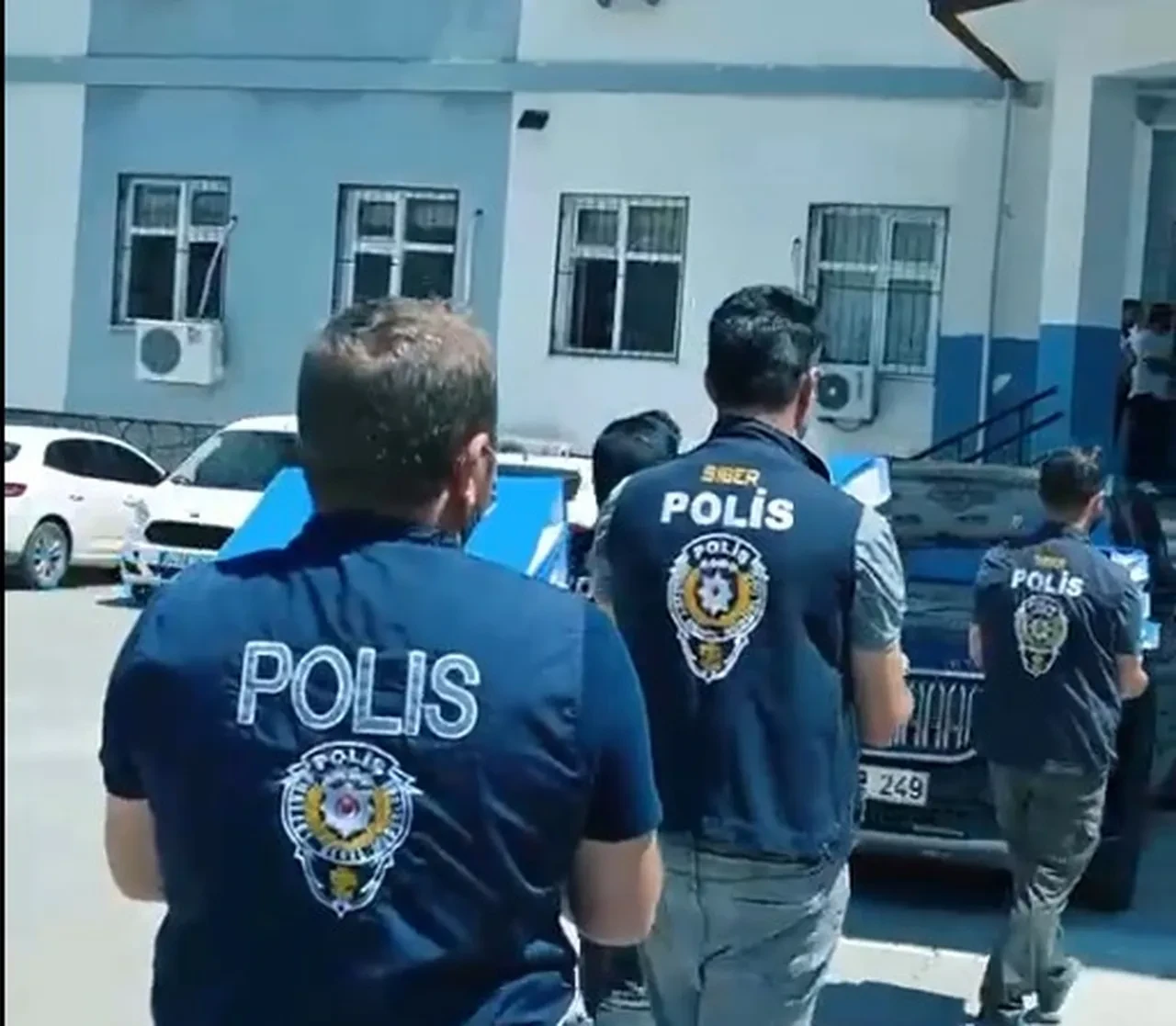Yasa dışı bahis çetesine dev operasyon! 5 milyar TL'lik vurgun: Çok sayıda gözaltı var