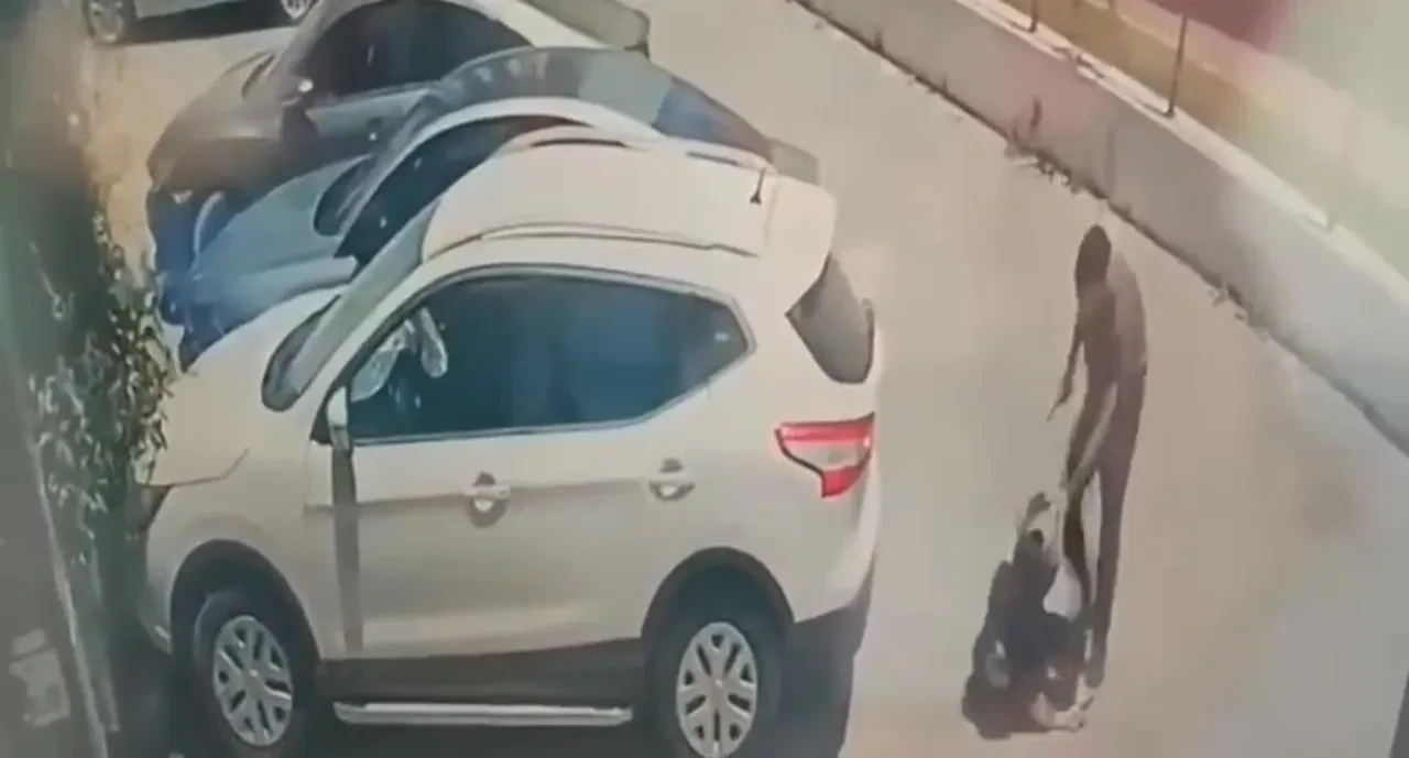 Adana'da vahşet! Saplantılı olduğu kadını sokak ortasında defalarca bıçakladı: O anlar kamerada