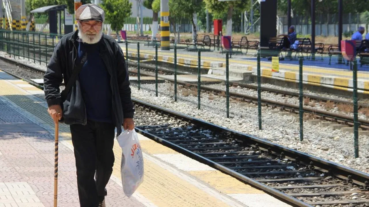 Ankara'da şirket sahibi adam evsiz kaldı! Şimdi trenlerde yaşıyor: Sözleri ders verecek türden