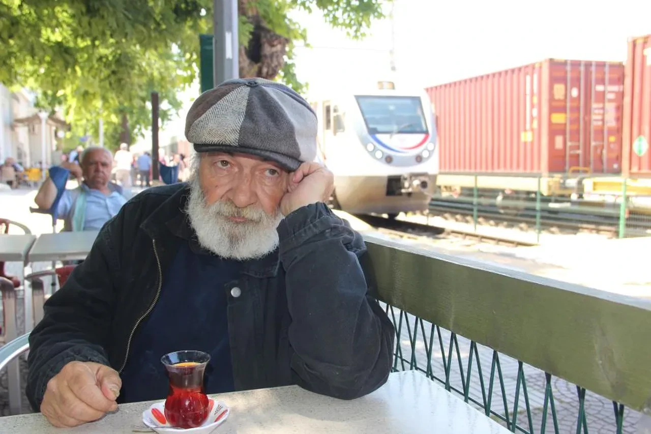 Ankara'da şirket sahibi adam evsiz kaldı! Şimdi trenlerde yaşıyor: Sözleri ders verecek türden