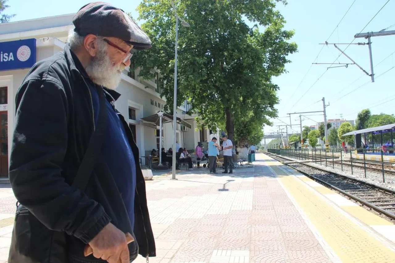 Ankara'da şirket sahibi adam evsiz kaldı! Şimdi trenlerde yaşıyor: Sözleri ders verecek türden
