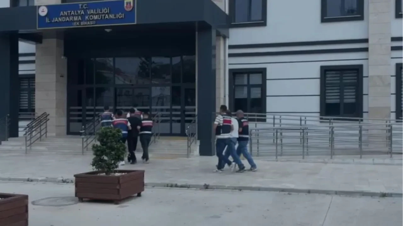 Antalya'da 8 milyar liralık dev operasyon: 27 ilde yasa dışı bahis şebekesi çökertildi, 79 gözaltı var