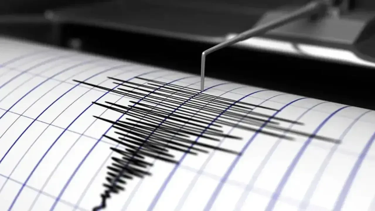 Antalya'da deprem oldu! AFAD ilk verileri açıkladı