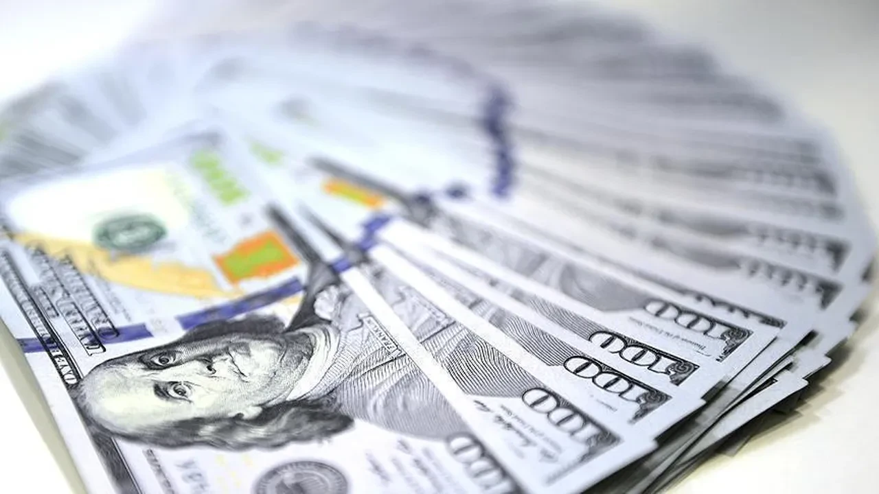 Cebinde dolar olanlar dikkat! Dev bankadan korkutan tahmin