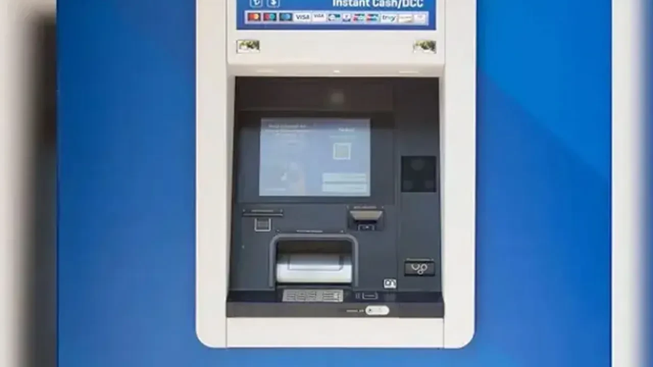 Diyarbakır'da Yapı Kredi Bankası ATM'si kurşunlandı