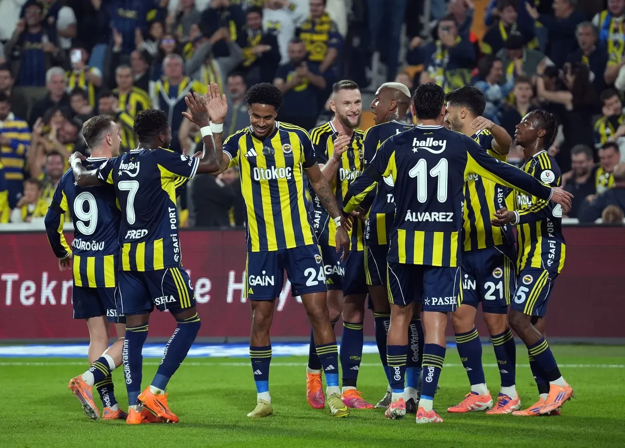 Fenerbahçe'nin hazırlık maçları belli oldu! İşte sarı-lacivertlilerin oynayacağı karşılaşmalar