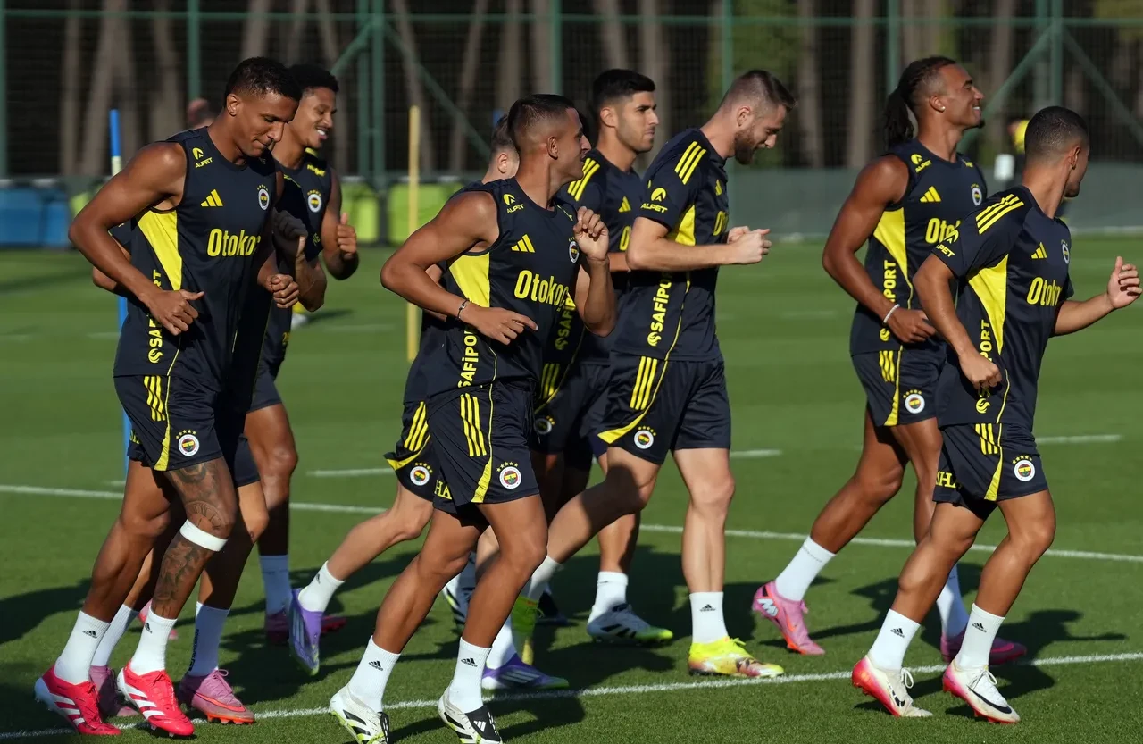 Fenerbahçe'nin hazırlık maçları belli oldu! İşte sarı-lacivertlilerin oynayacağı karşılaşmalar
