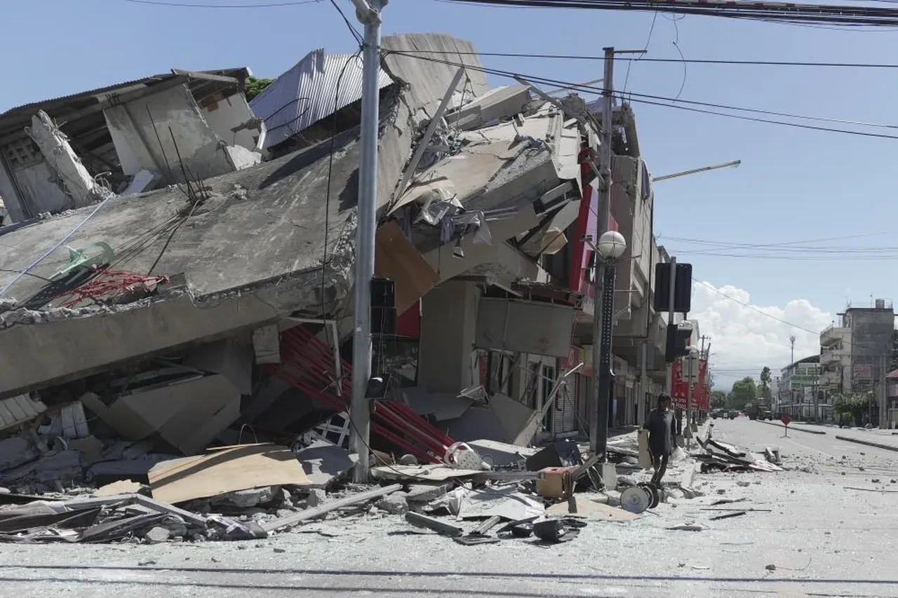 Filipinler'de 7.8 büyüklüğündeki depremde can kaybı artıyor: Tsunami dalgaları Japonya'yı da vurdu