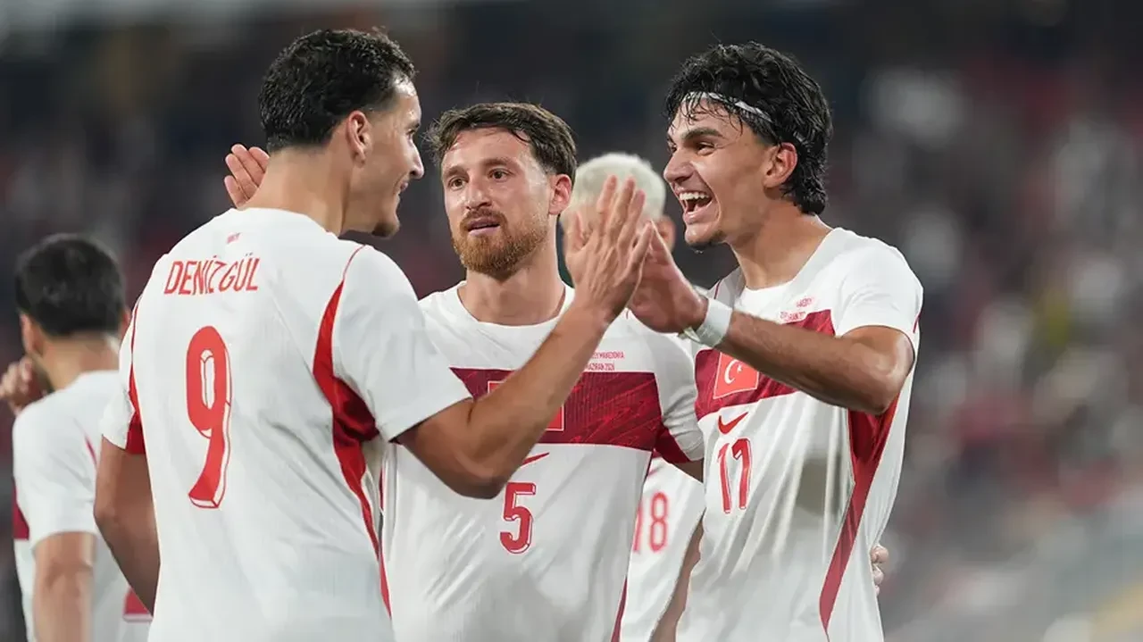Galatasaray'dan Can Uzun için tarihi teklif! Okan Buruk ısrarla onu istedi: Masaya konan rakam şoke etti