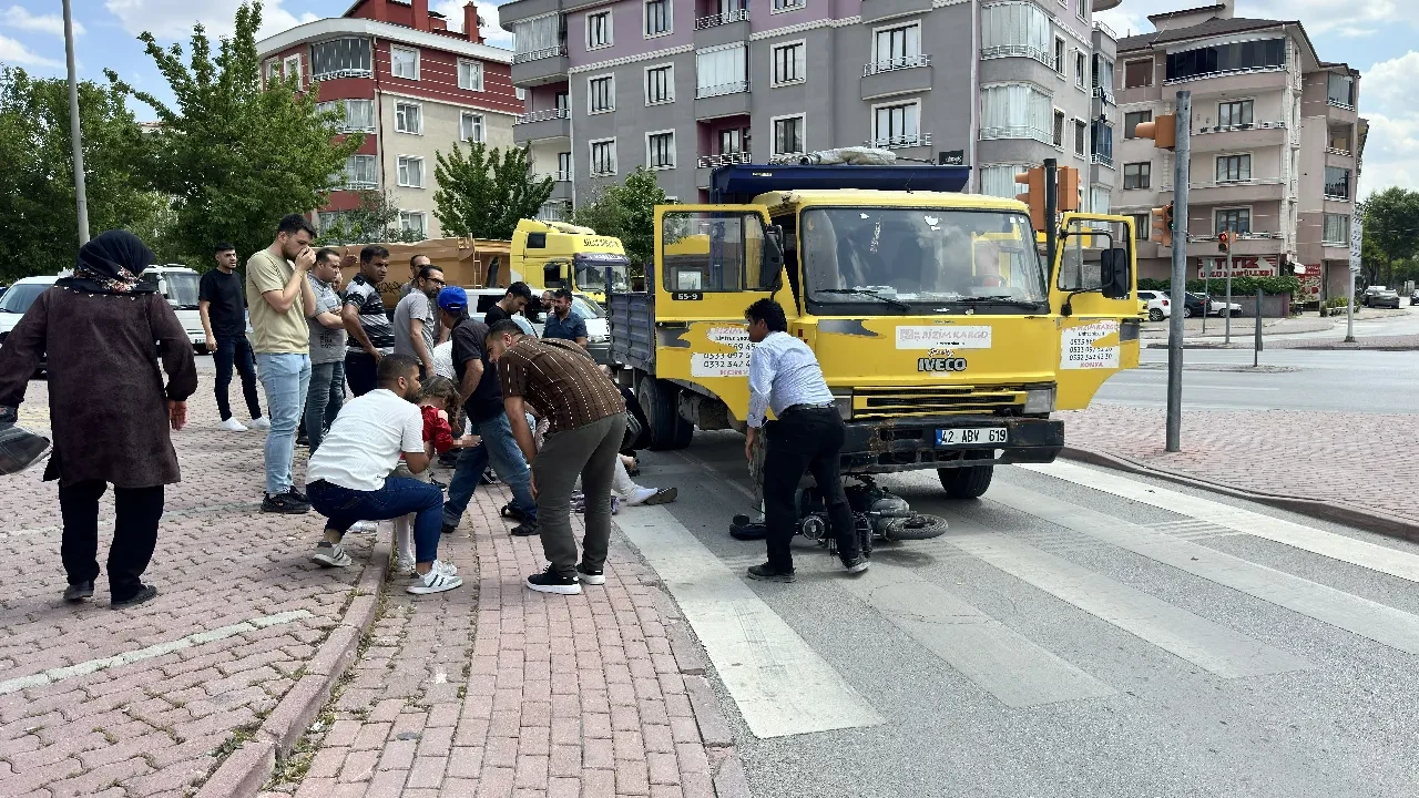 Konya’da elektrikli bisiklet kamyonetin altında kaldı! 3’ü çocuk 4 kişi yaralandı