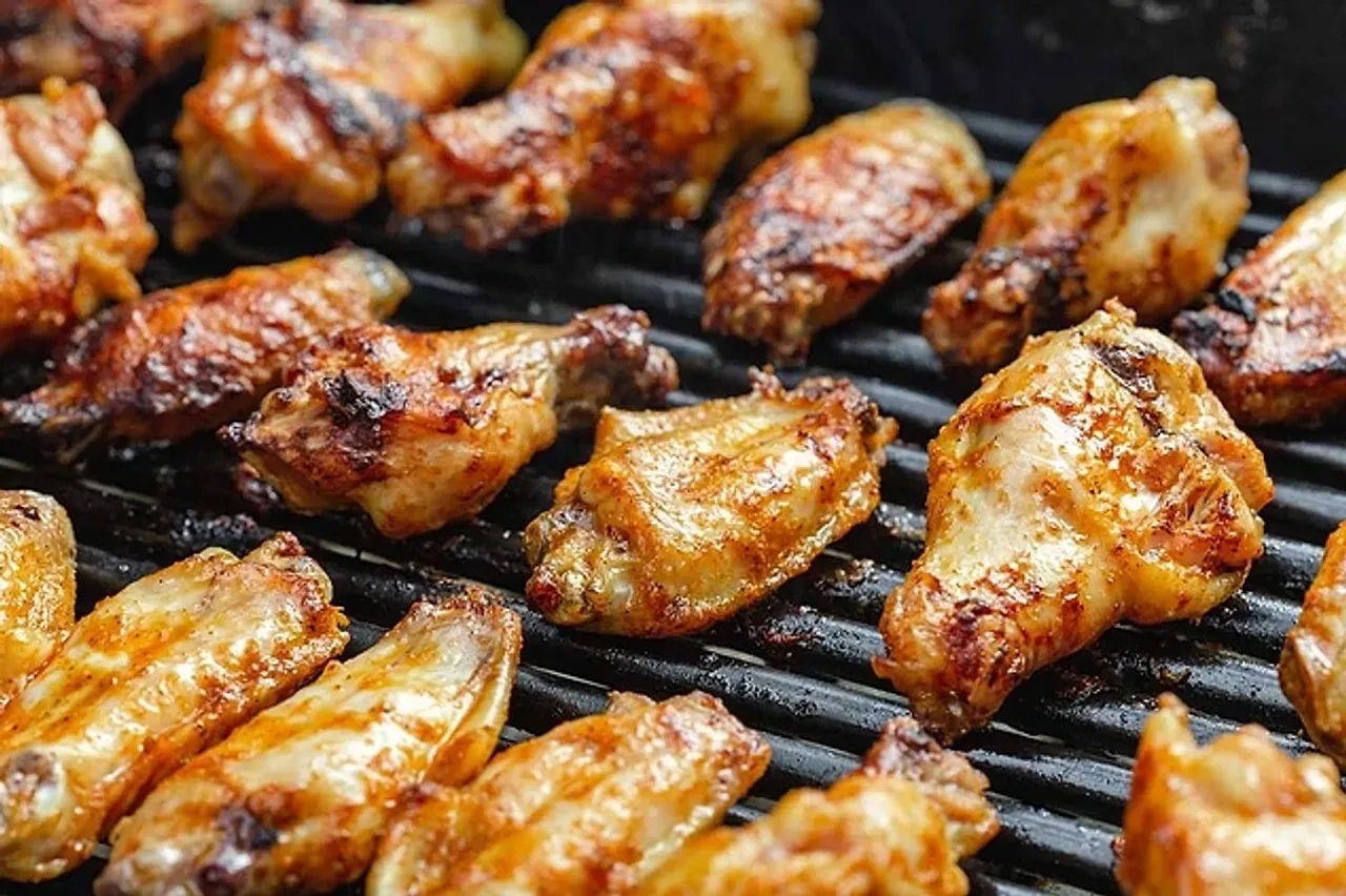 Mangal sezonu açıldı, fırsatçılar fahiş zam yaptı: Tavuk kanat fiyatları ikiye katlandı