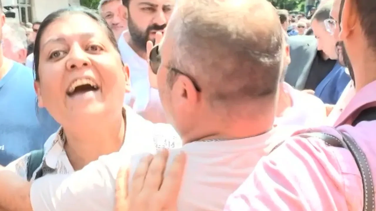 Özgür Özel destekçilerinden TGRT Haber muhabirine çirkin saldırı!