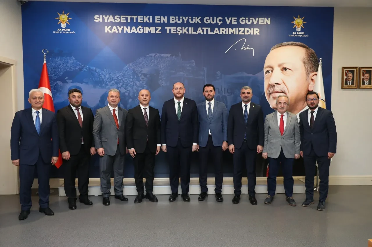 AK Parti'de bayrak değişimi! Yeni ilçe başkanı Mümin Osman Ertan oldu