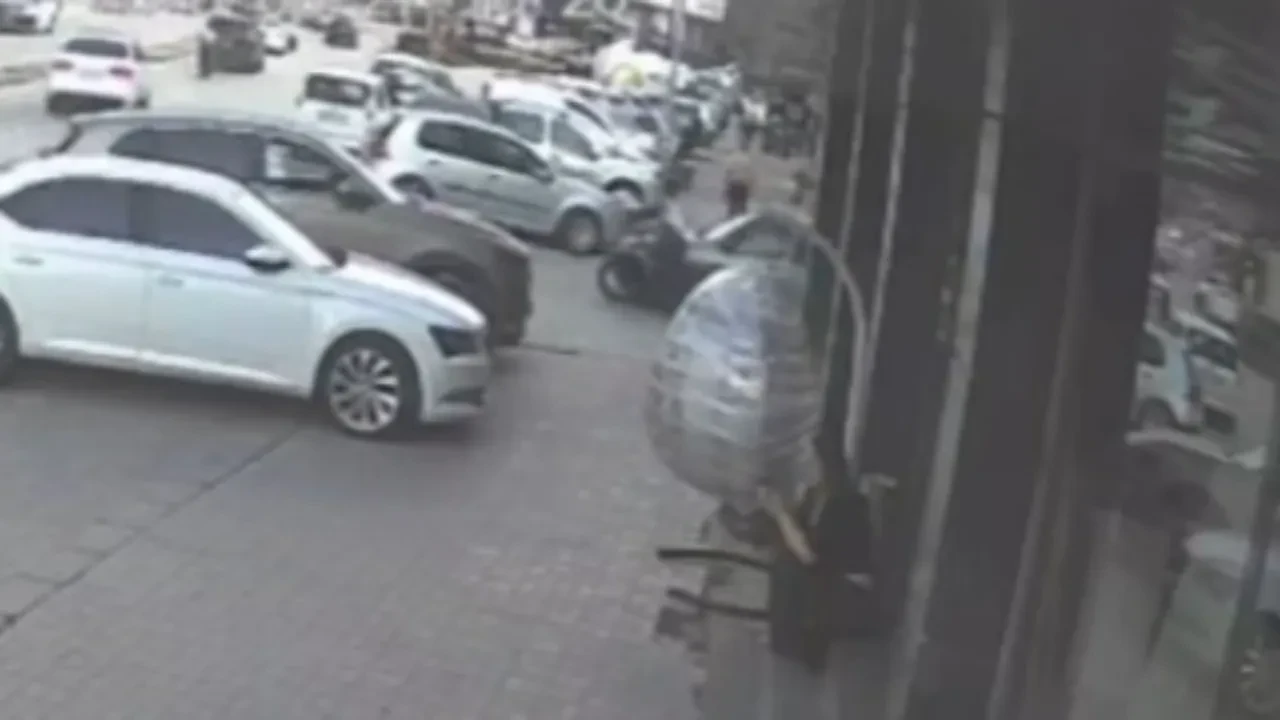 Ara sokaktan çıkan otomobille çarpışan bisikletli çocuk yaralandı
