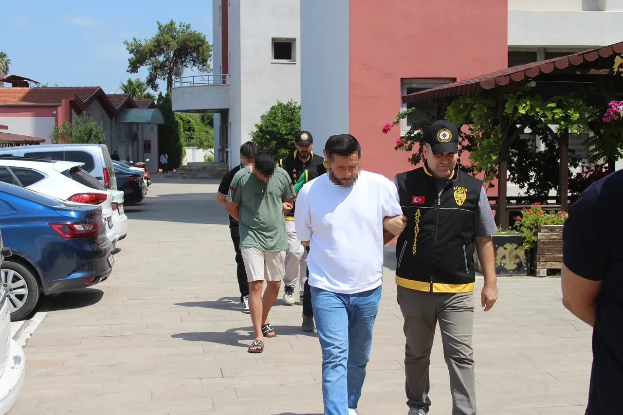 'Aşk büyüsü yapıyorum' diyerek yüzlerce kişiyi tuzağa çekti! Sahte hocanın tarifesi şoke etti