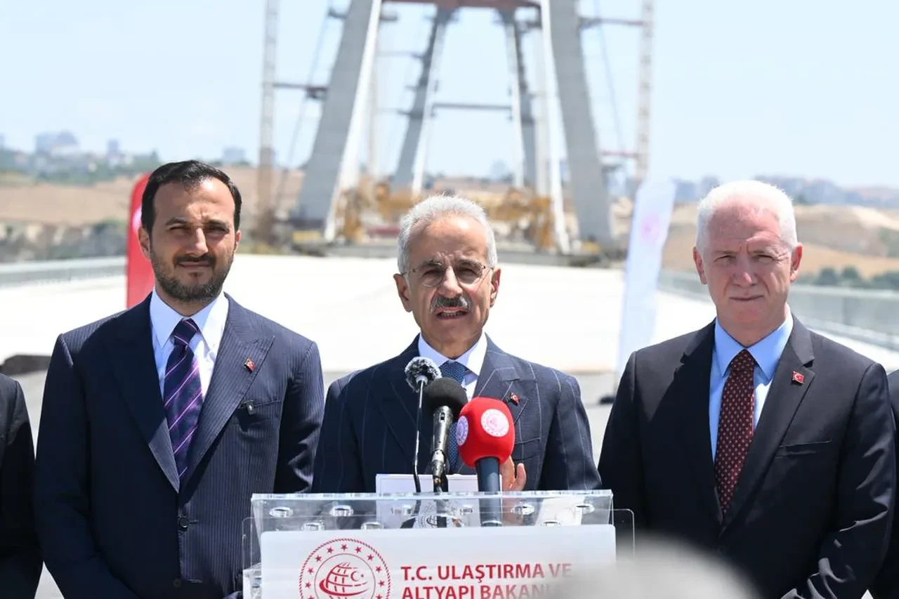 Bakan Uraloğlu duyurdu: Başakşehir-Nakkaş hattında sona doğru