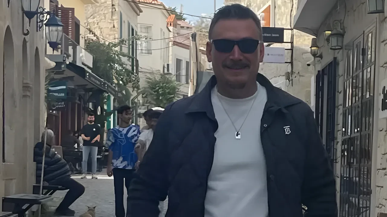 Eski manken Şenol İpek hakkında ağızları açık bıraktıran iddia! Evlilik vaadiyle milyonlar aldı