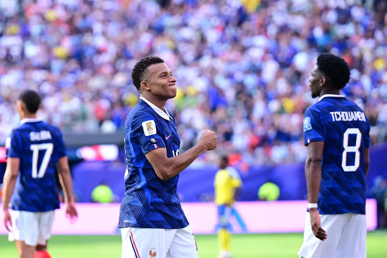 Fransa 3 golle turladı: Mbappe ve Barcola şov yaptı, yeni rakip Paraguay