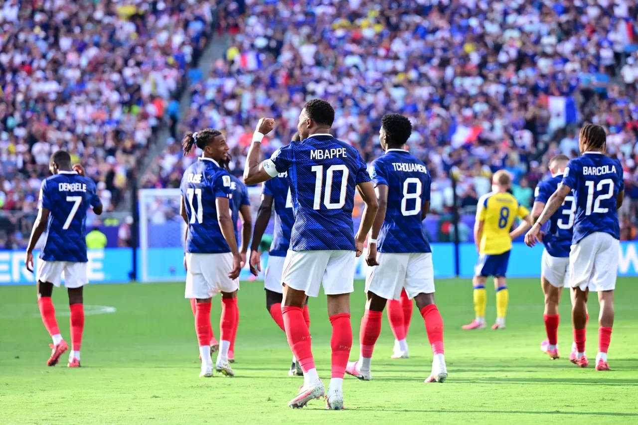 Fransa 3 golle turladı: Mbappe ve Barcola şov yaptı, yeni rakip Paraguay