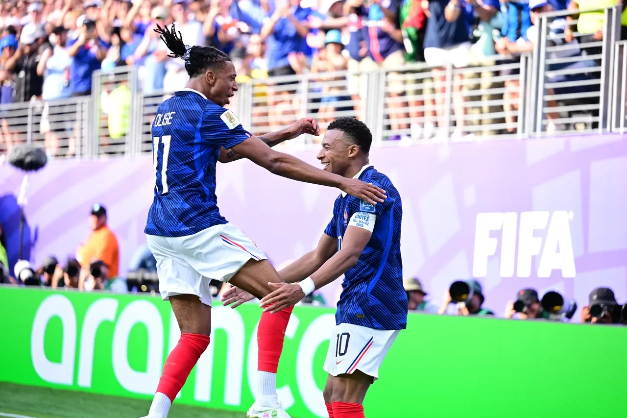 Fransa 3 golle turladı: Mbappe ve Barcola şov yaptı, yeni rakip Paraguay