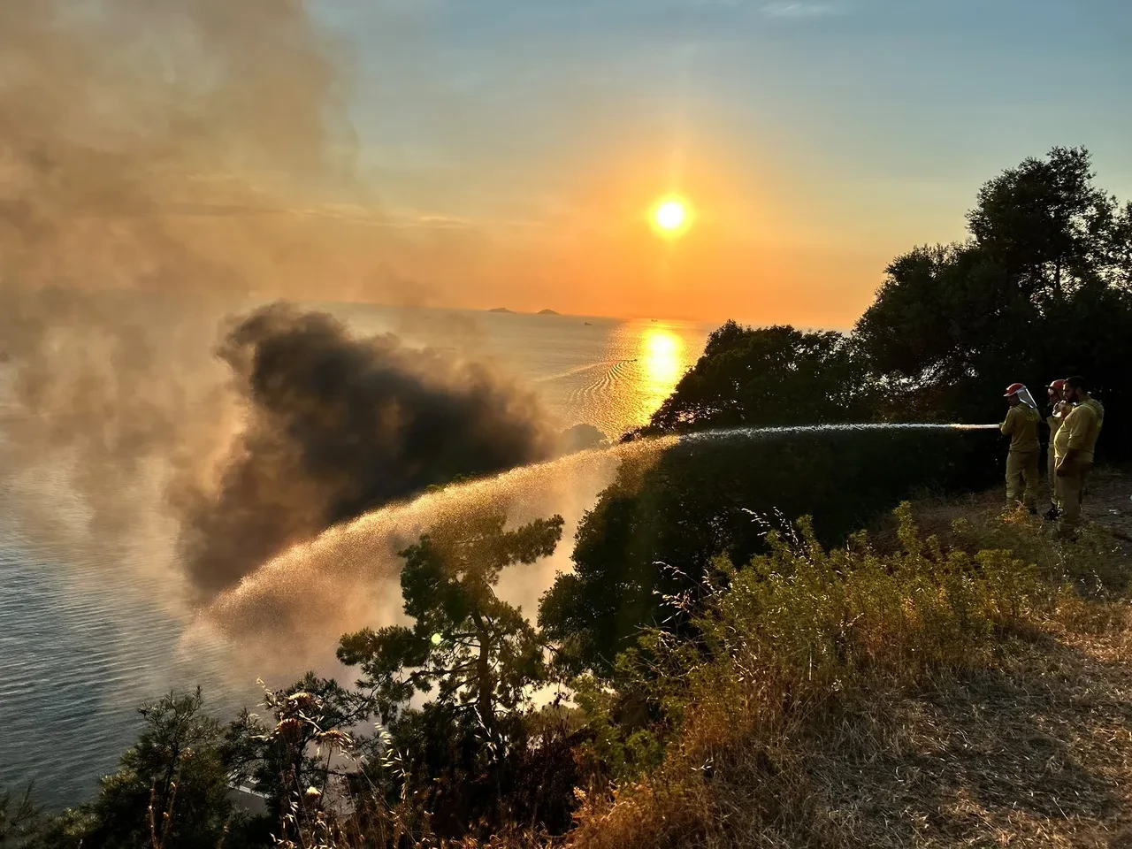 İstanbul'da korkutan yangınlar! Büyükada ve Beylikdüzü'nden alevler yükseliyor