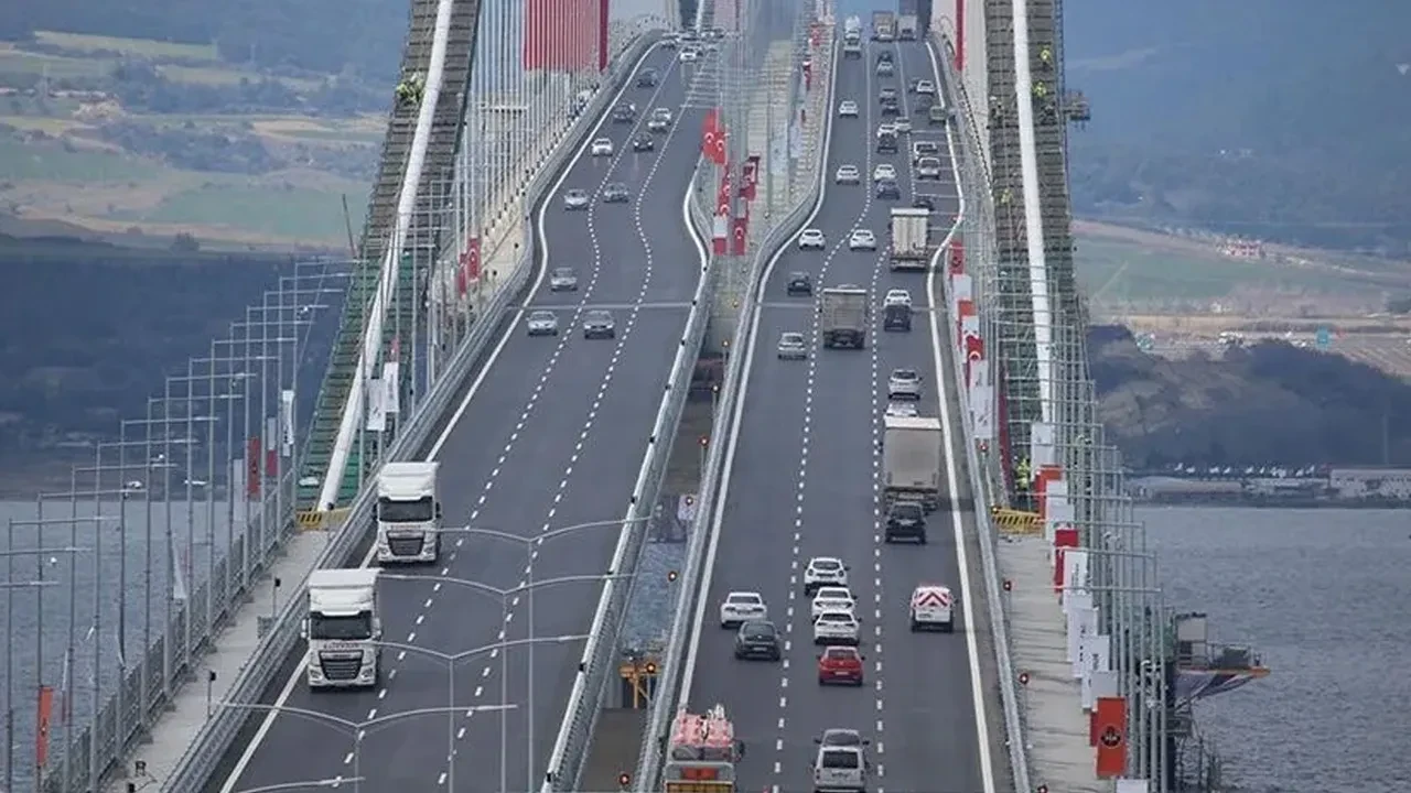 Otoyol ve köprü geçiş ücretlerine zam yapıldı