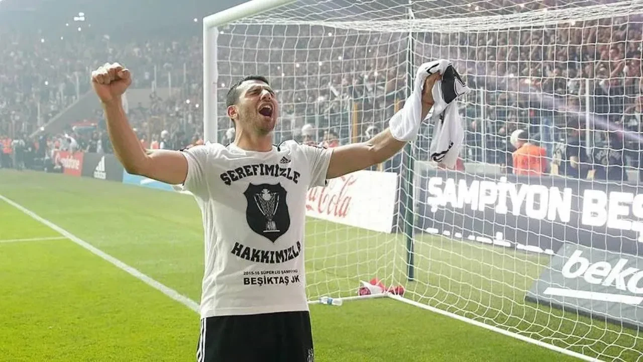 Tecrübeli isim futbolu bıraktığını açıkladı! Beşiktaş, Fenerbahçe ve Trabzonspor'da da forma giymişti