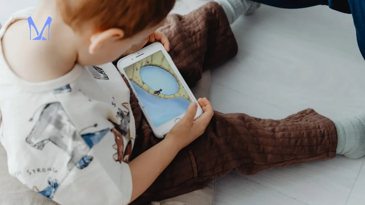 Telefon ve tablet savaşlarına son: Yaz boyunca çocukların ekran süresini kavga etmeden sınırlamanın psikolojik hilesi