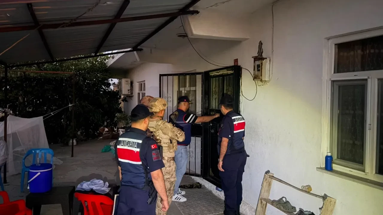 10 yıllık sır cinayet sigara izmariti sayesinde çözüldü! Bakan Gürlek detayları paylaştı: Katiller böyle yakalandı 