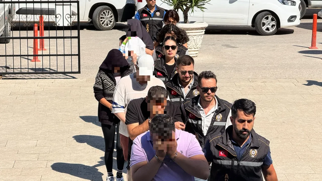 3 ilde fuhuş operasyonu! Kadınlara meyve isimleriyle kod adı vermişler 