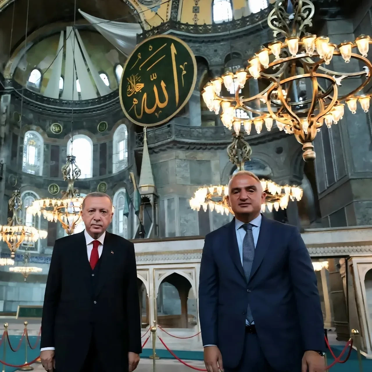 Bakan Ersoy'dan Ayasofya'nın yeniden ibadete açılışının 6. yılına özel paylaşım!