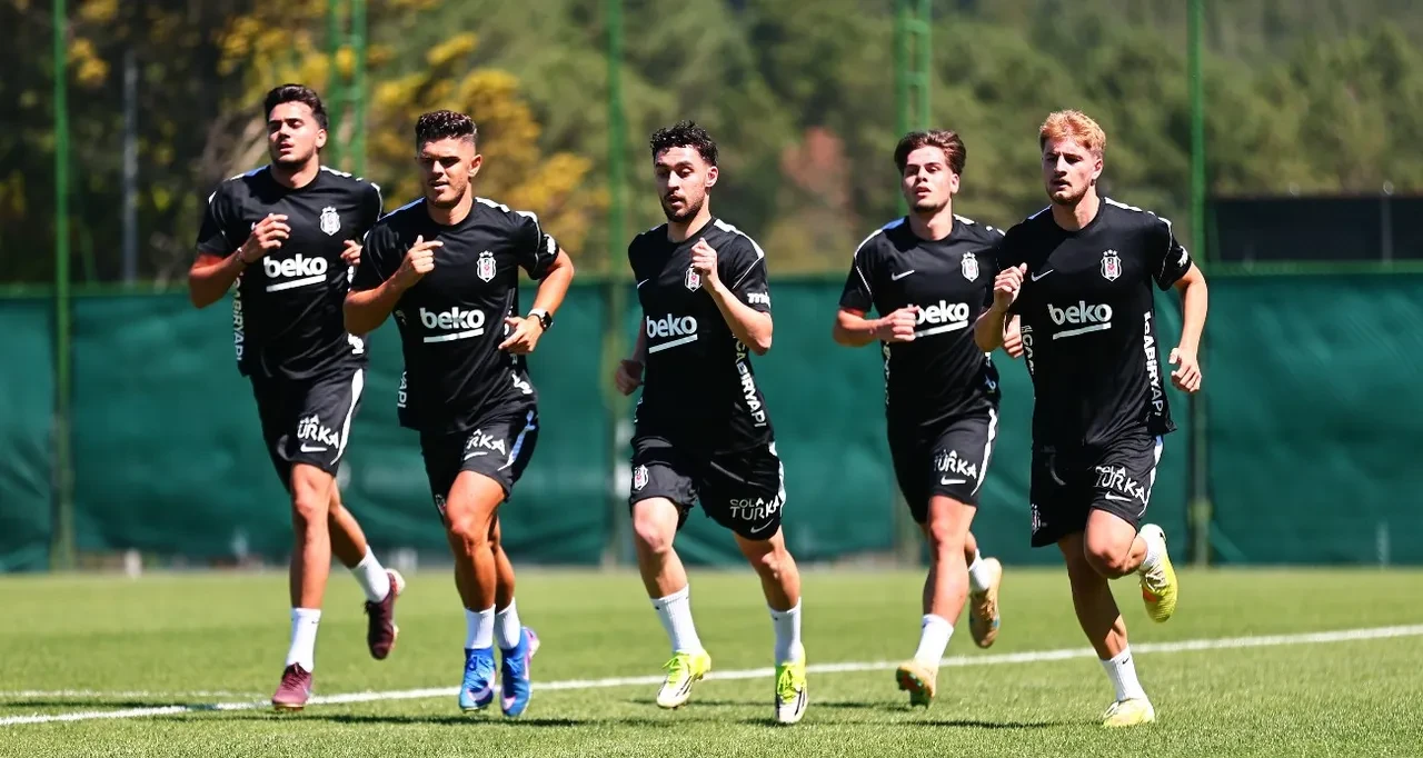 Beşiktaş maçı hangi kanalda? Mattersburg ve Widzew Lodz hazırlık maçı canlı yayınlanacak