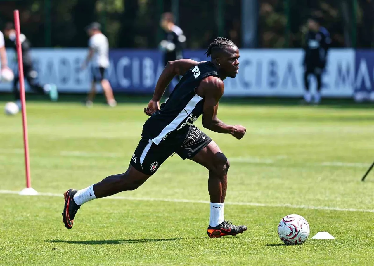 Beşiktaş maçı hangi kanalda? Mattersburg ve Widzew Lodz hazırlık maçı canlı yayınlanacak