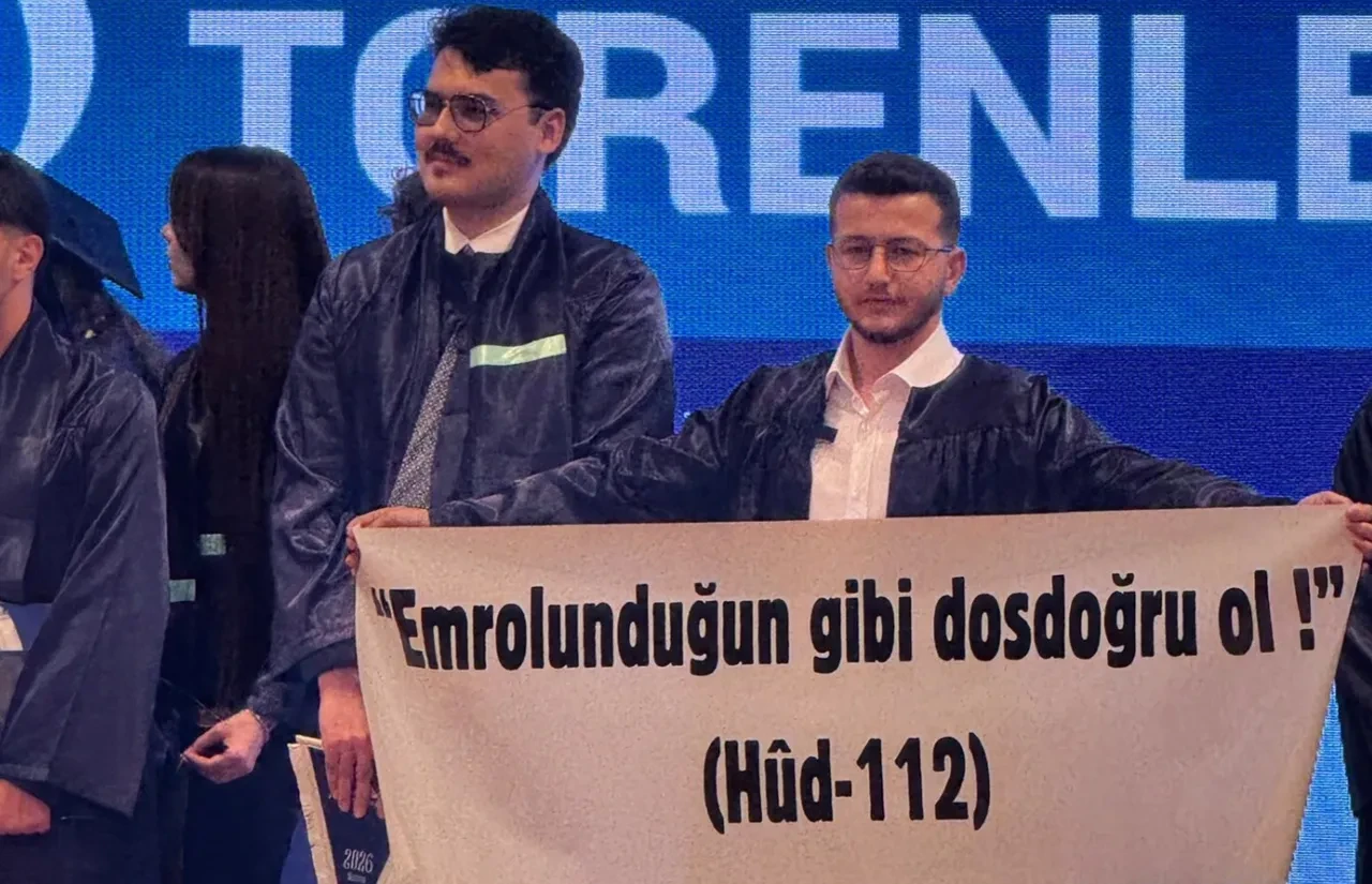 Emrolunduğu gibi dosdoğru ol ayeti neden paylaşılıyor?