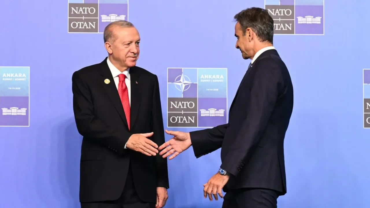 F-35 çıkışı sonrası Atina'da çark etti: Miçotakis 'geri bastı' Yunan basınını 'abartmakla' suçladı