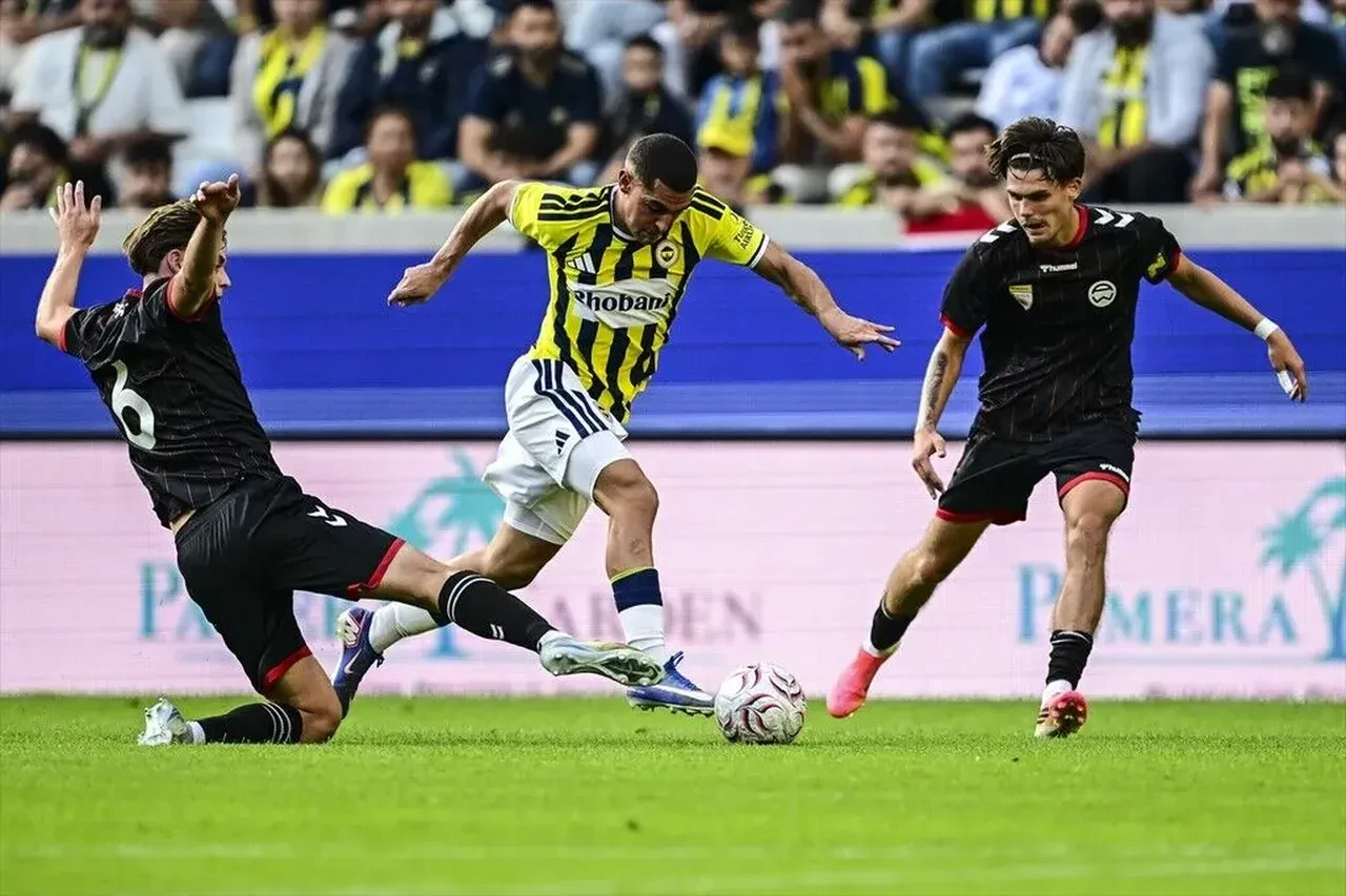 Fenerbahçe Pogon Szczecin maçı hangi kanalda? Hazırlık maçı şifresiz kanalda yayınlanacak