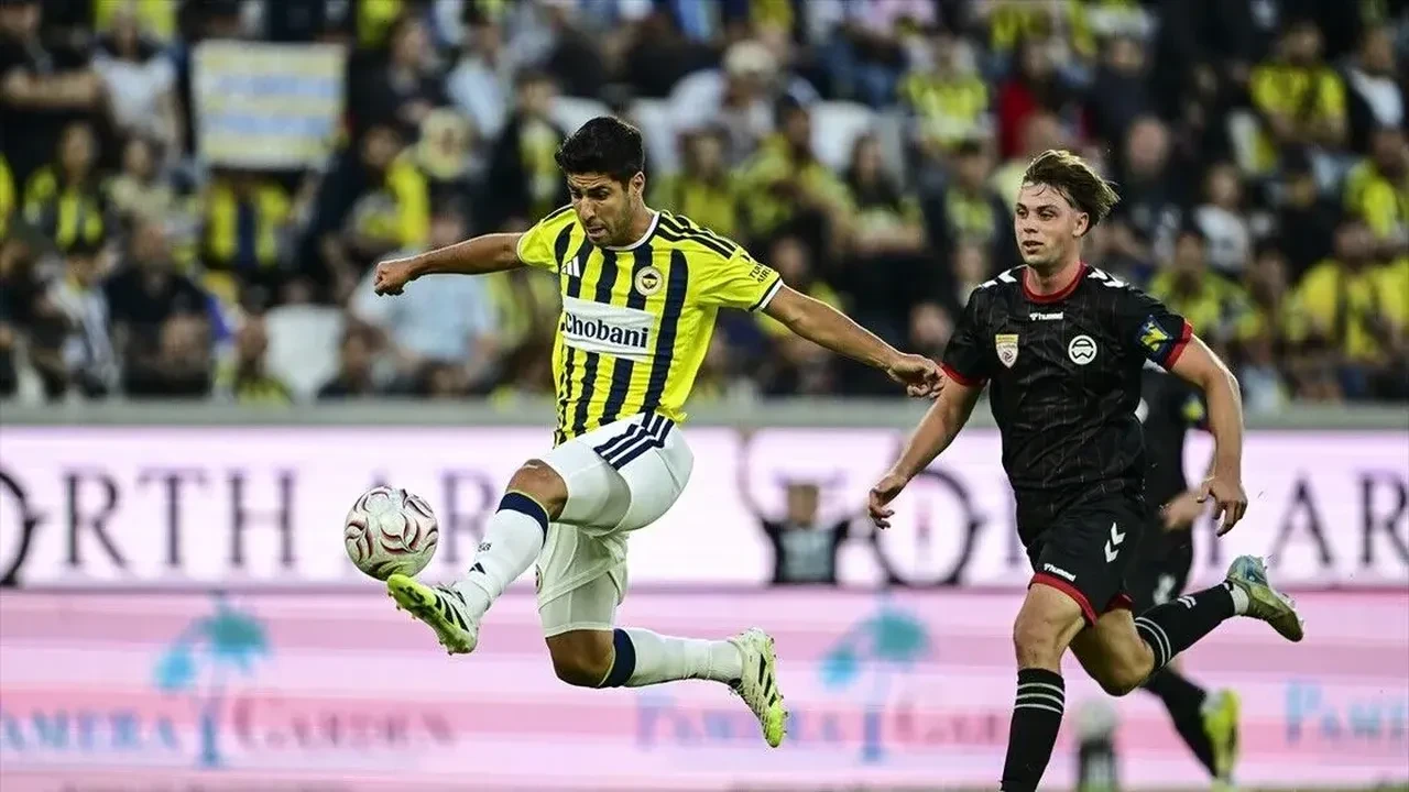 Fenerbahçe Pogon Szczecin maçı hangi kanalda? Hazırlık maçı şifresiz kanalda yayınlanacak