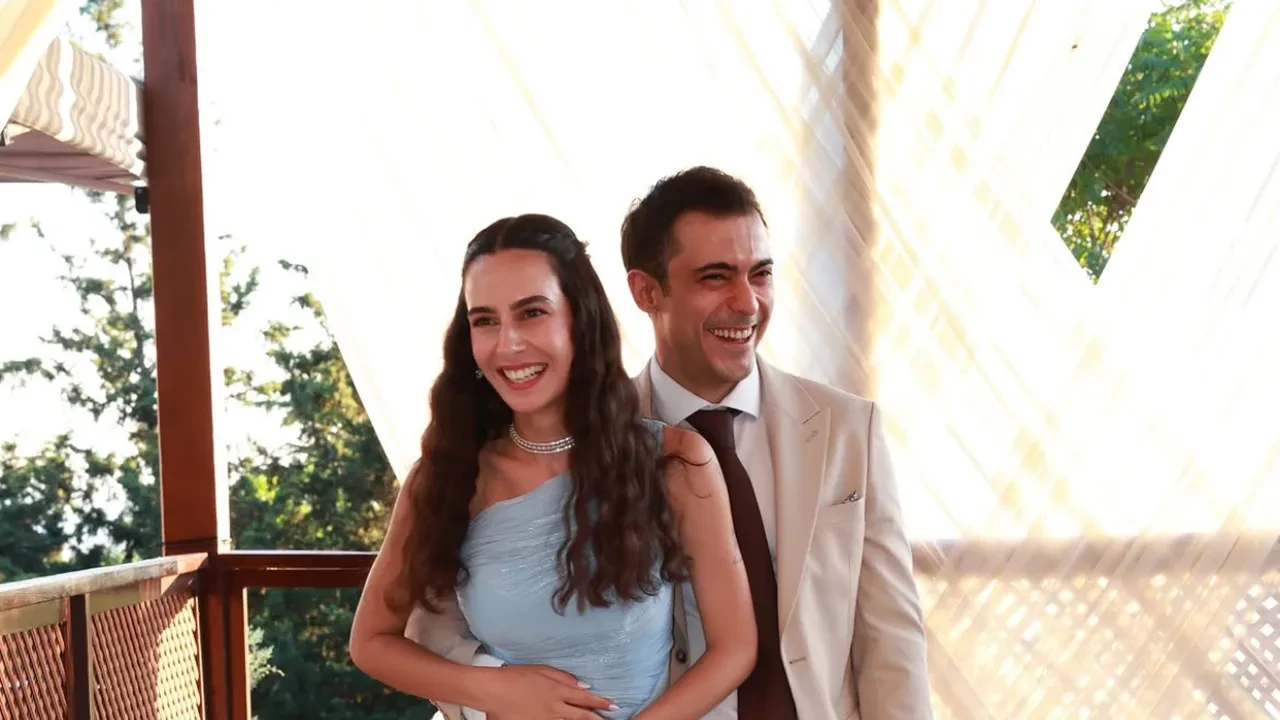 Güller ve Günahlar'ın Mustafa'sı Doğaç Yıldız evlilik yolunda ilk adımı attı! Mutlu anlarını sosyal medyada paylaştı