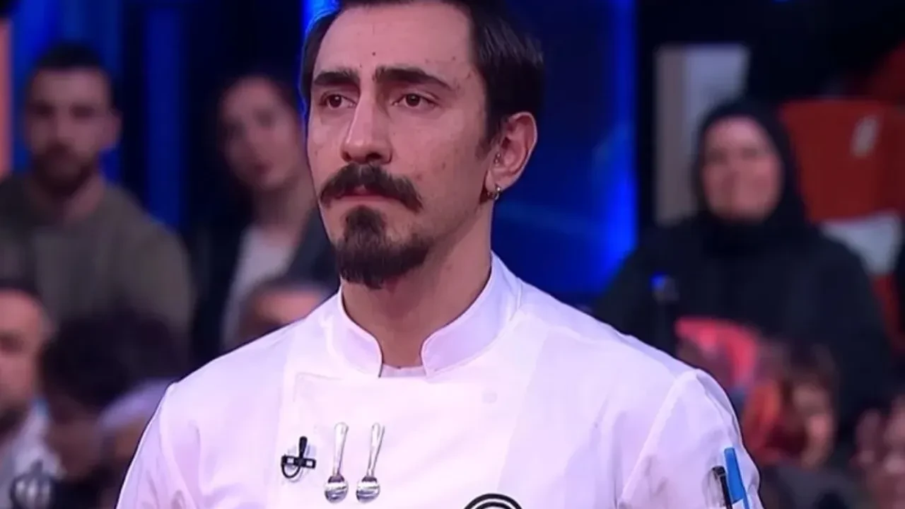 MasterChef’te bir üst tura çıkan Tolgahan Özden kimdir, ne iş yapıyor? MasterChef’te rakiplerini eleyen Tolgahan Özden aslen nereli?