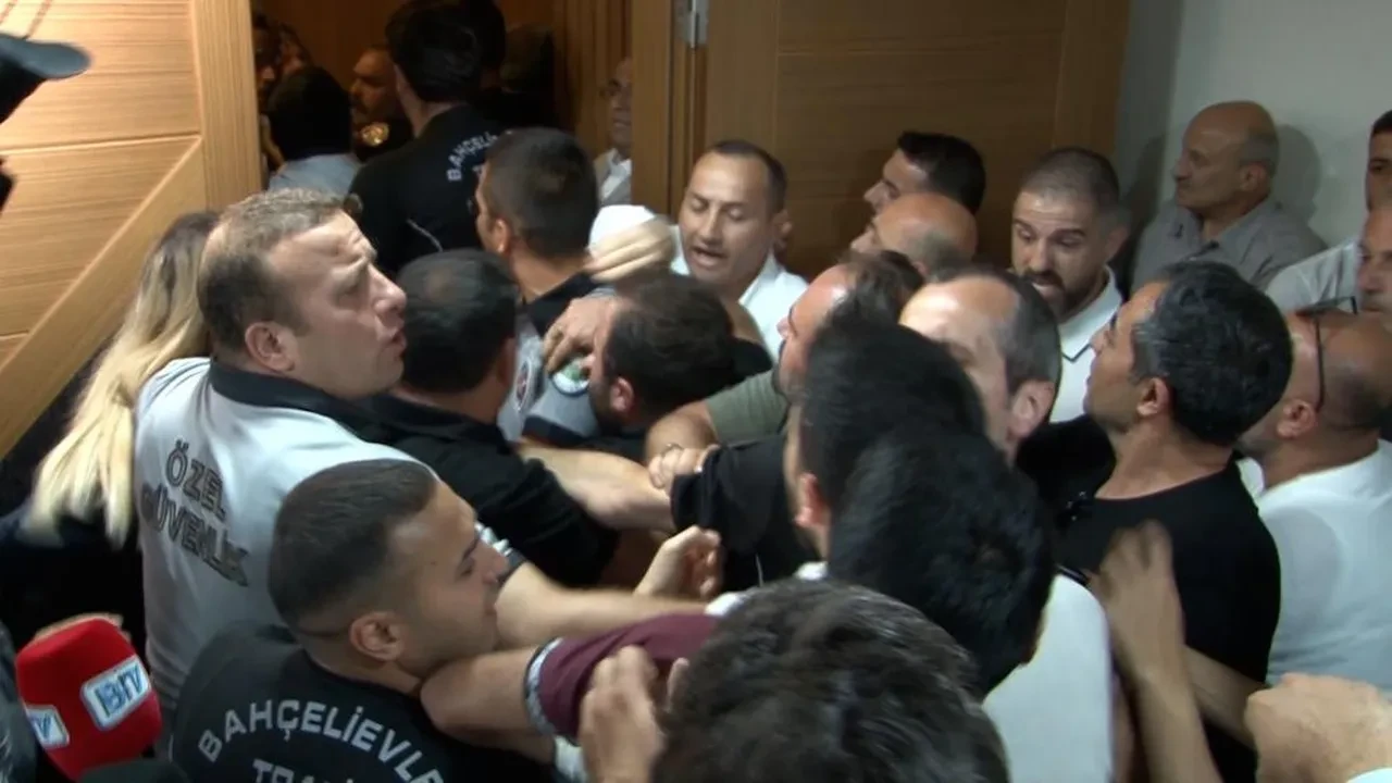 'Tiyatro' ve 'Şehit mi varmış' sözleri meclisi karıştırdı: 100 kişilik şehit yakınından CHP'li üyeye sert tepki