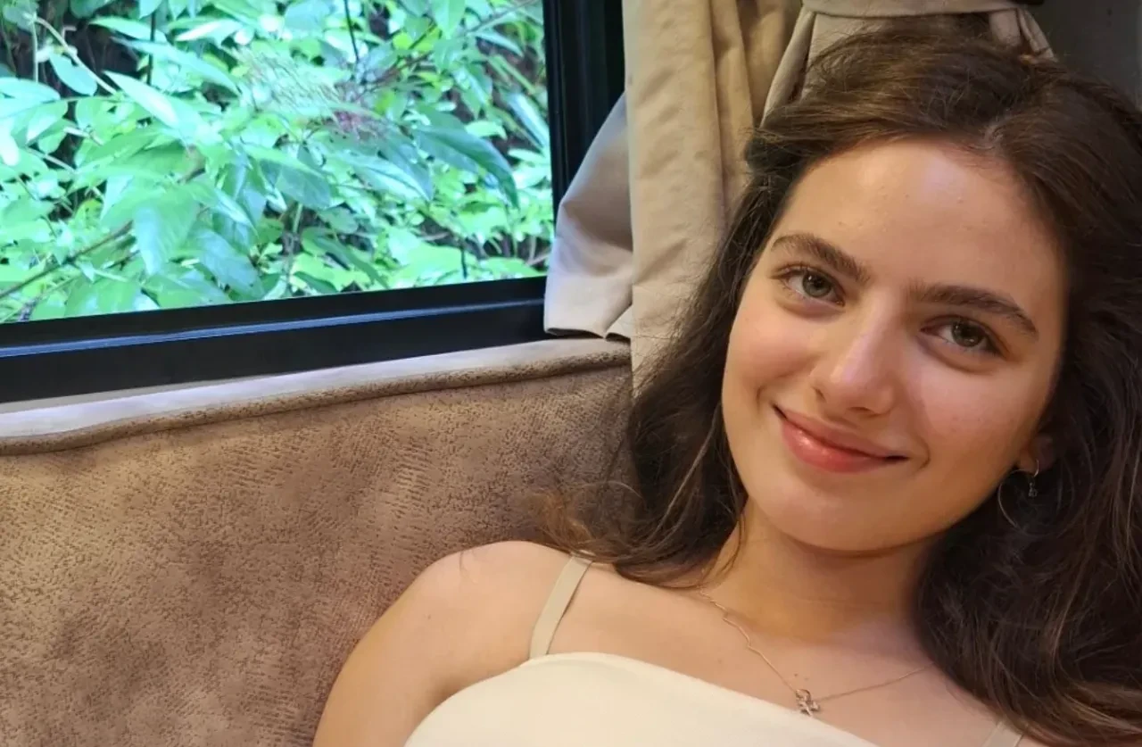 Ava Yaman güzelliğiyle mest etti! Taşacak Bu Deniz'in Eleni'sinden makyajlı sürpriz paylaşım