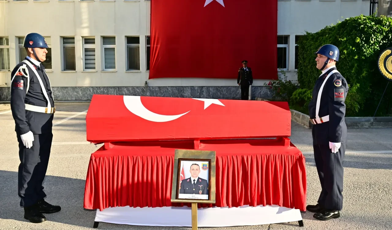 Bakan Çiftçi acı haberi duyurdu! Yaralanan uzman çavuş şehit oldu