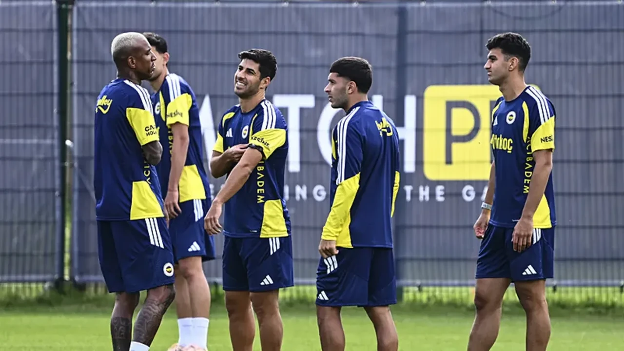 Beşiktaş gözünü yine Kadıköy'e dikti! Fenerbahçe'nin 2 yıldızına kanca