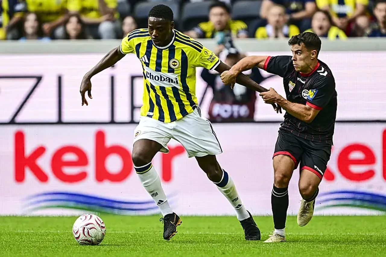 Beşiktaş gözünü yine Kadıköy'e dikti! Fenerbahçe'nin 2 yıldızına kanca