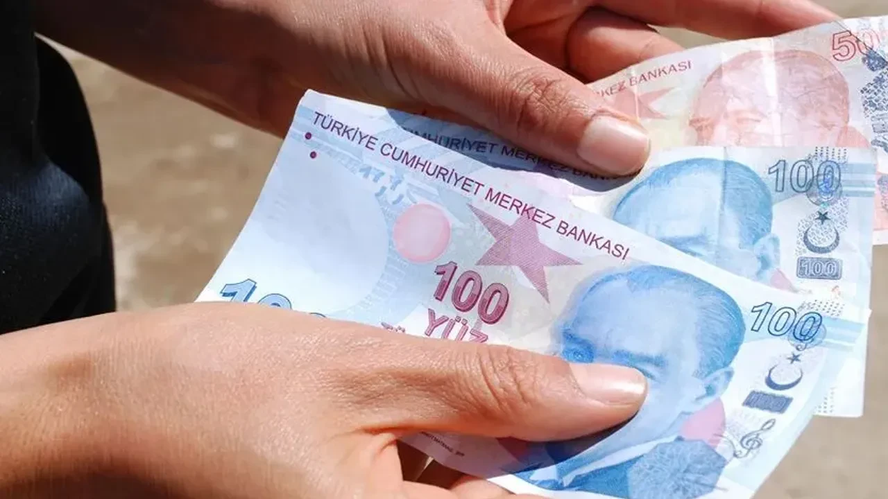 Emekli ve memurların zam farkı ne kadar olacak? İşte kalem kalem maaşlar ve hesaba yansıyacağı tarih